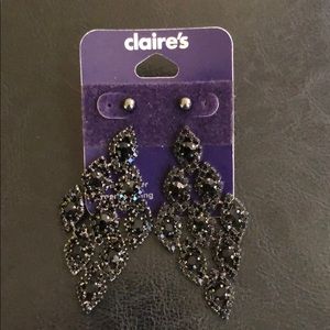 Dangle Sparkling Diamond Shape + Dark Silver Studs